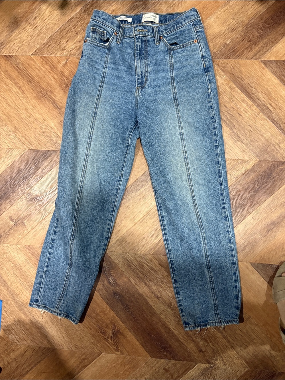 Universal Thread High Rise Front Seam Straight Leg Jeans Frayed Hem Size 4